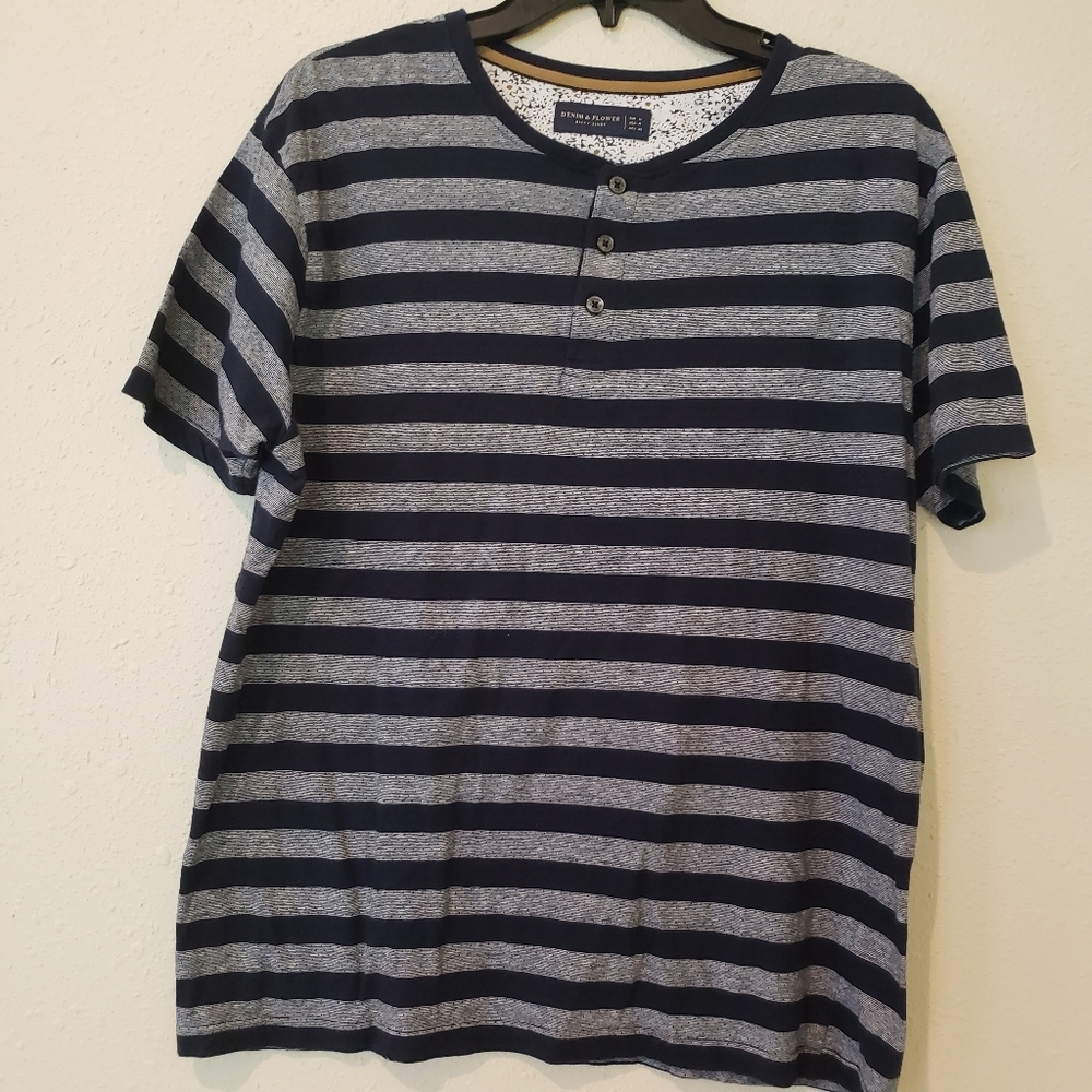 Denim& Flower Shirt Striped Médium 3 button crew neck t-shirt white blue Shirt